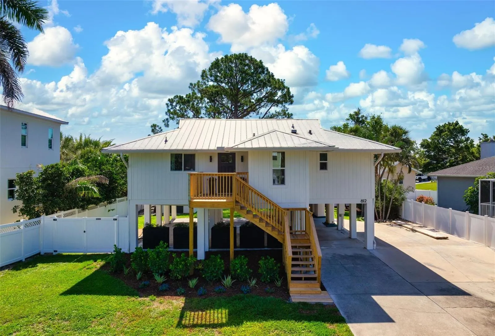 812 GARLAND AVE