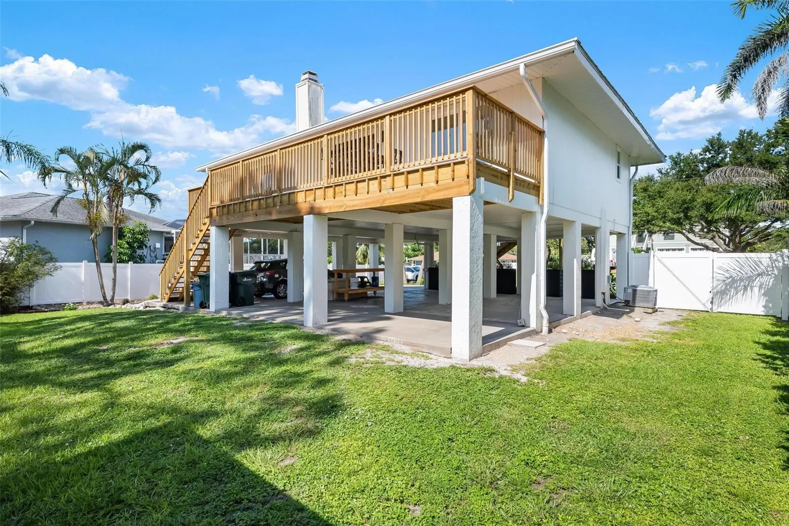 812 GARLAND AVE