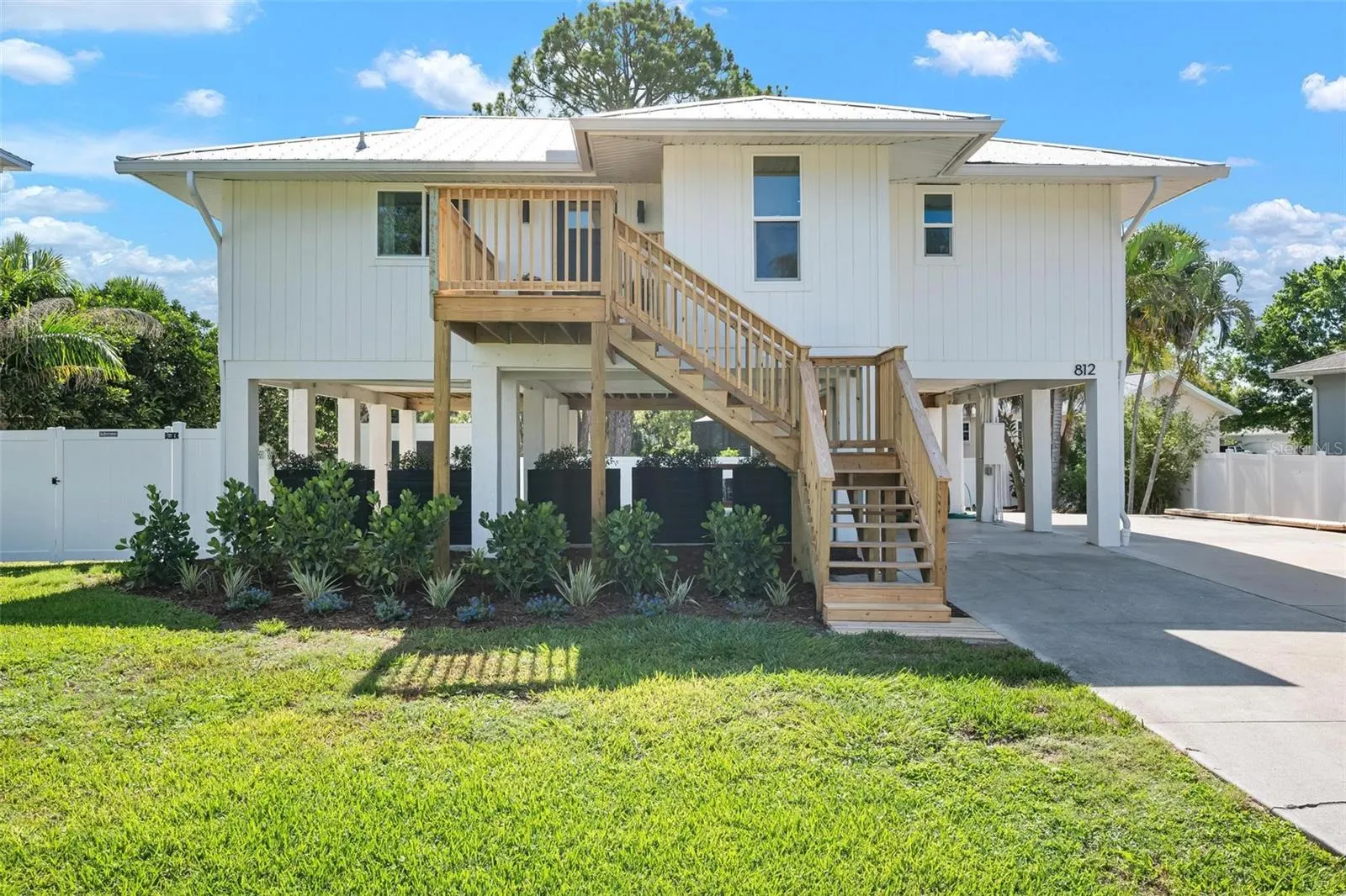 812 GARLAND AVE