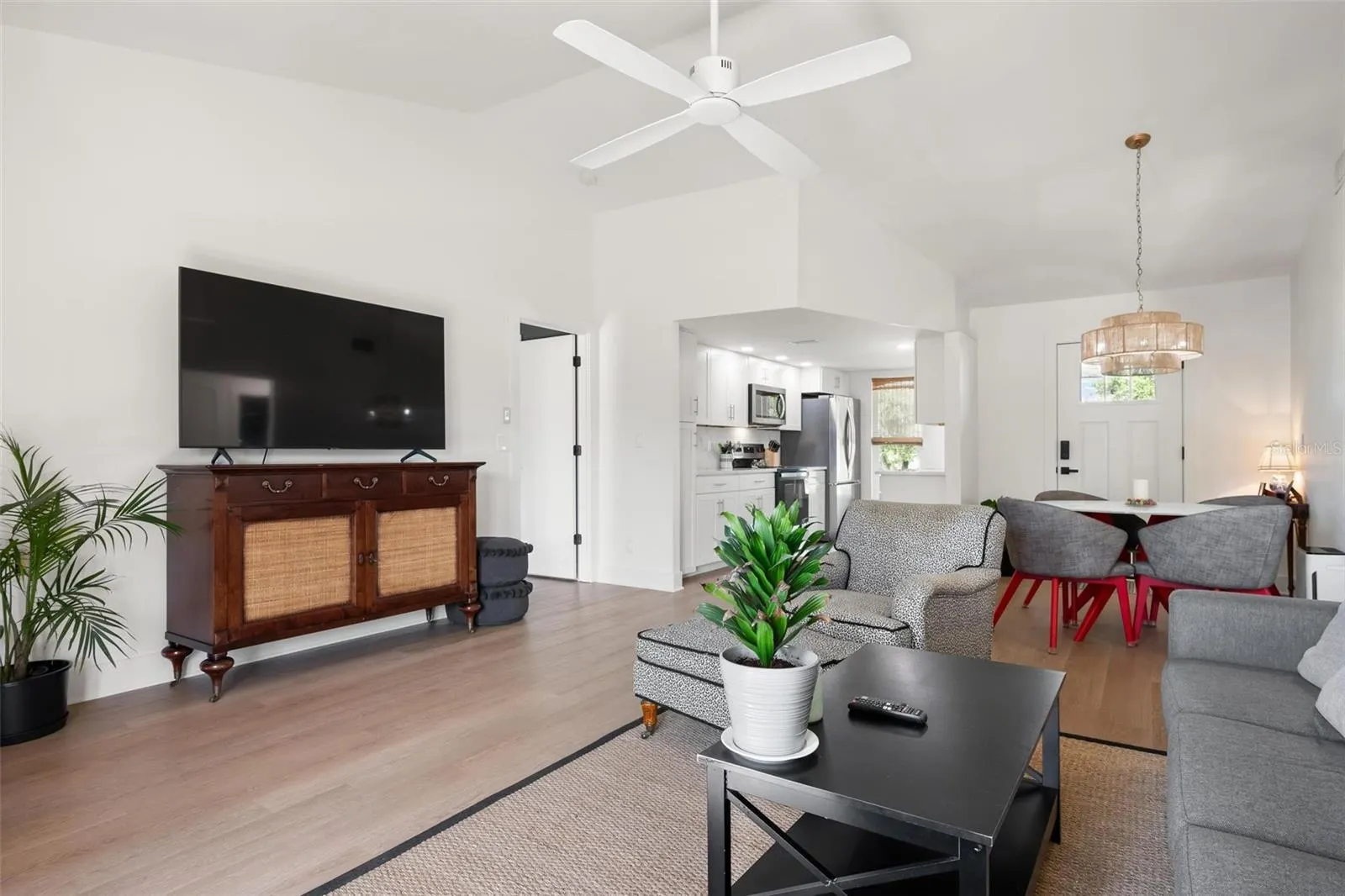 812 GARLAND AVE