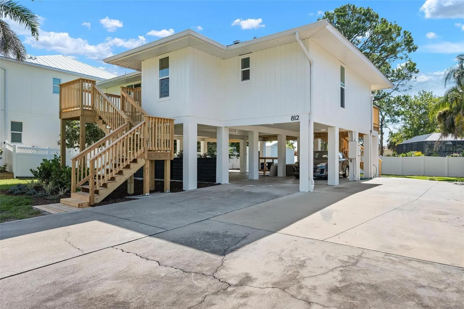 812 GARLAND AVE