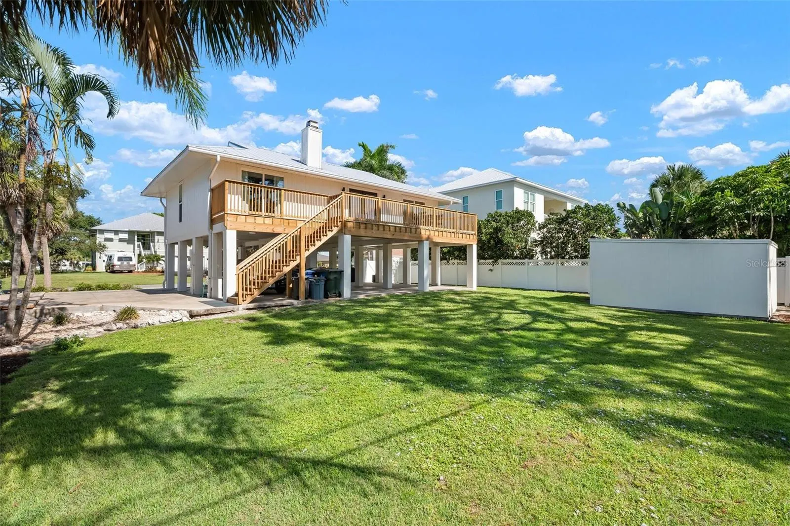 812 GARLAND AVE