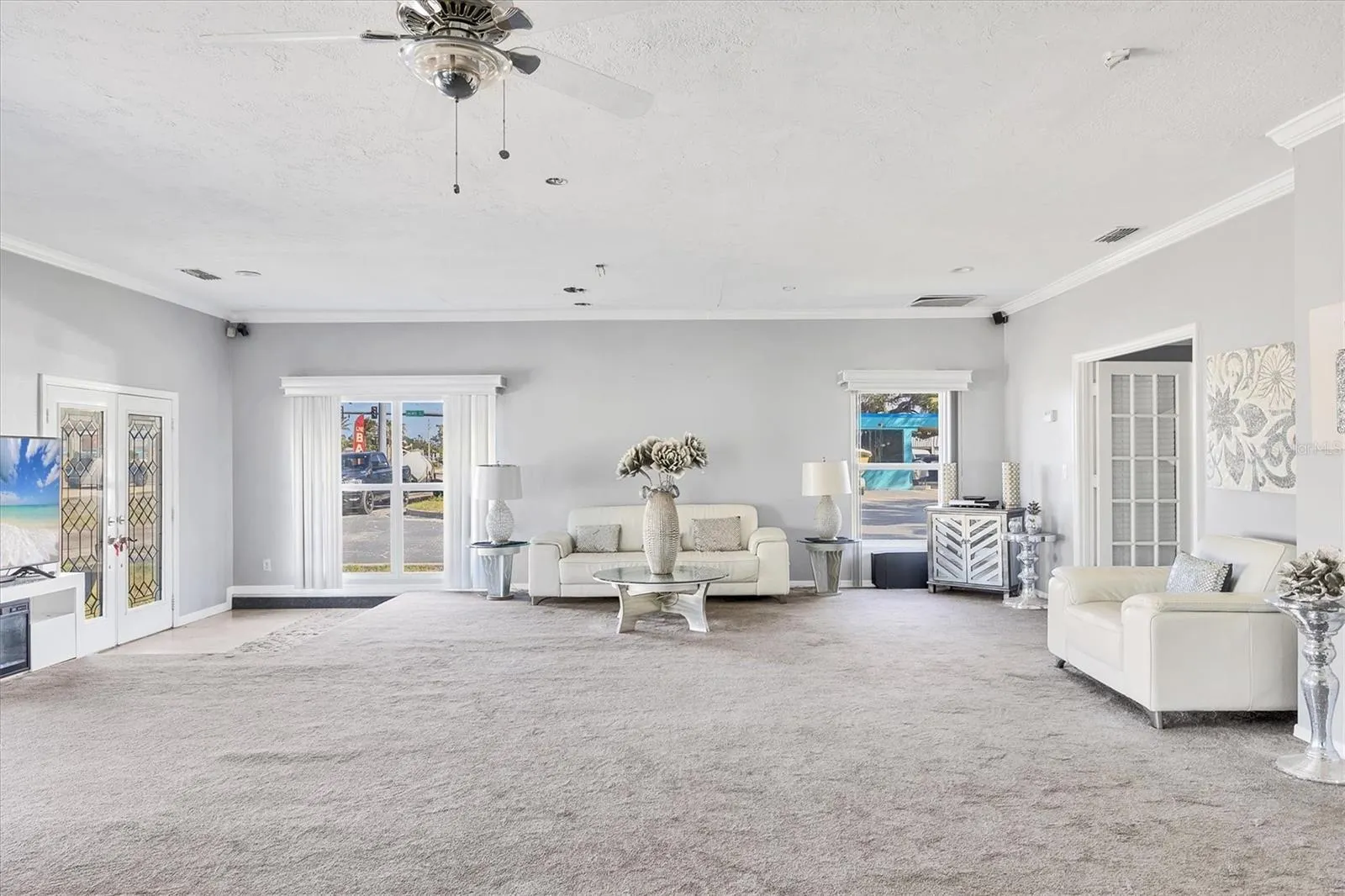 109 TAMIAMI TRL S