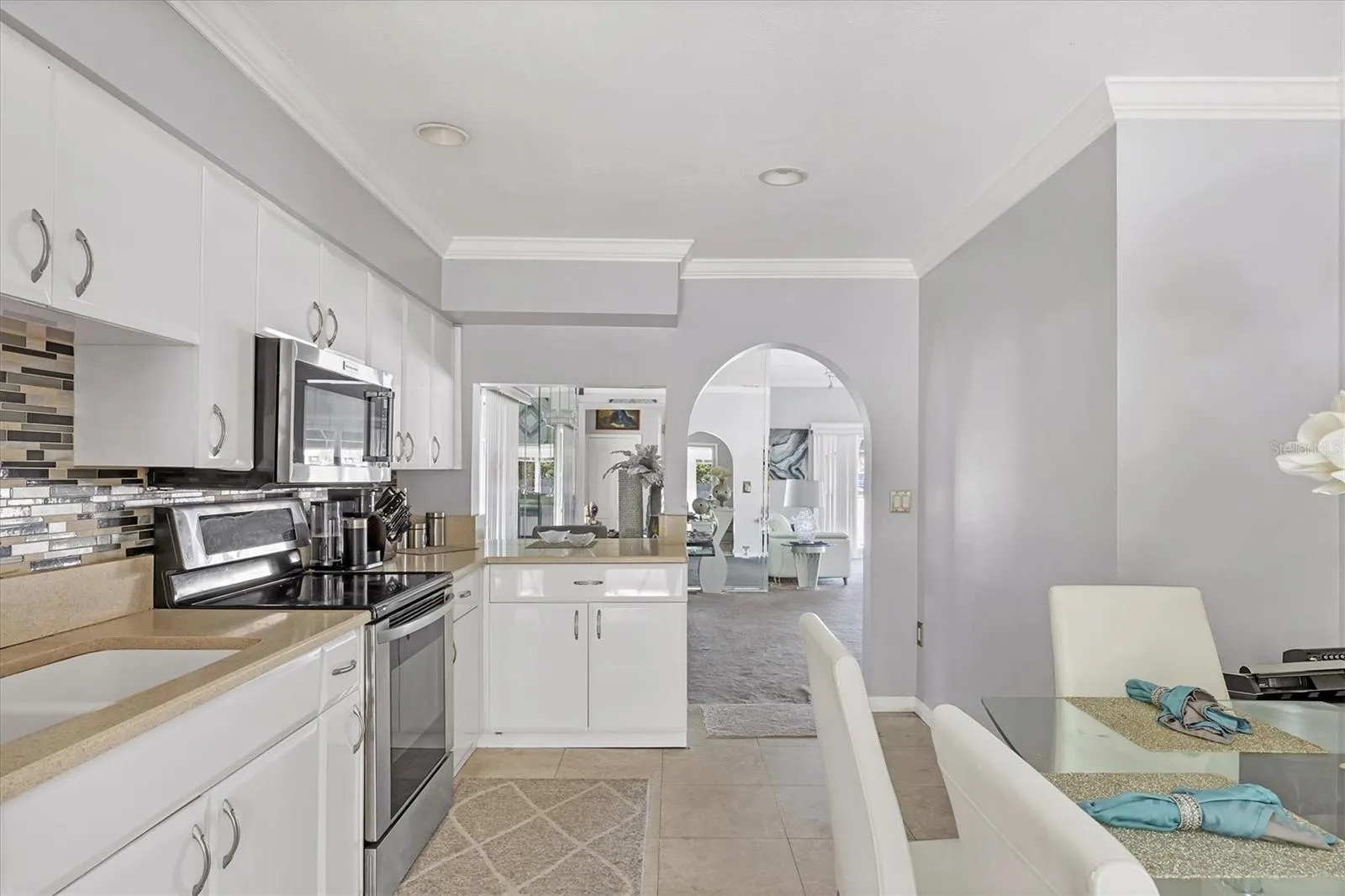 109 TAMIAMI TRL S