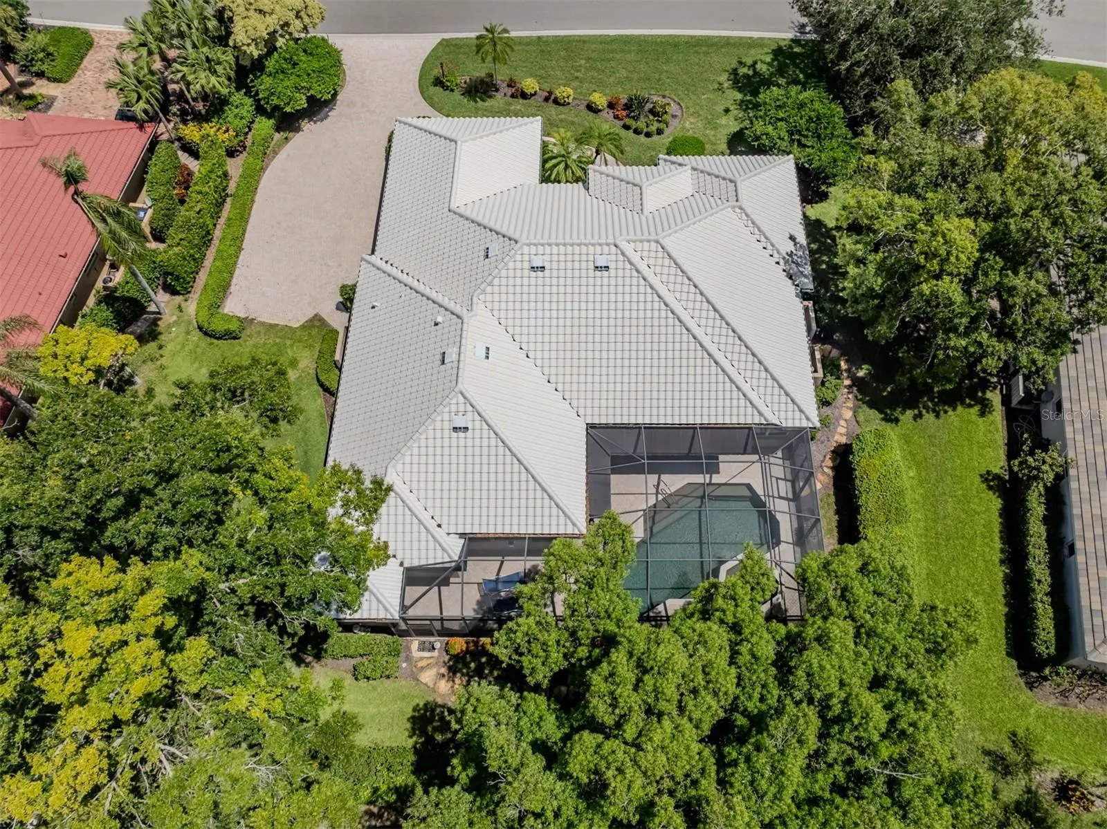 395 AUTUMN CHASE DR