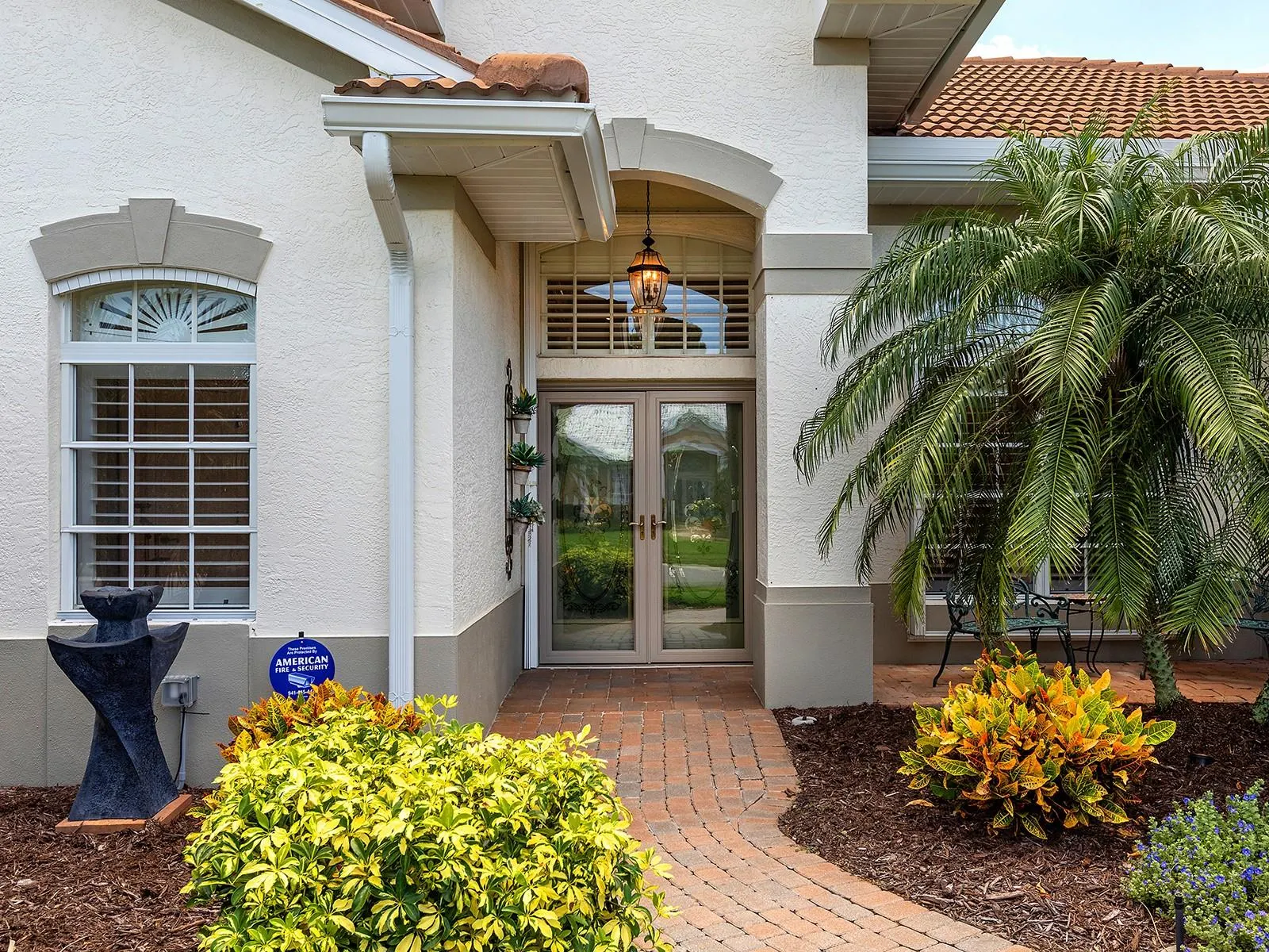 686 SAWGRASS BRIDGE RD