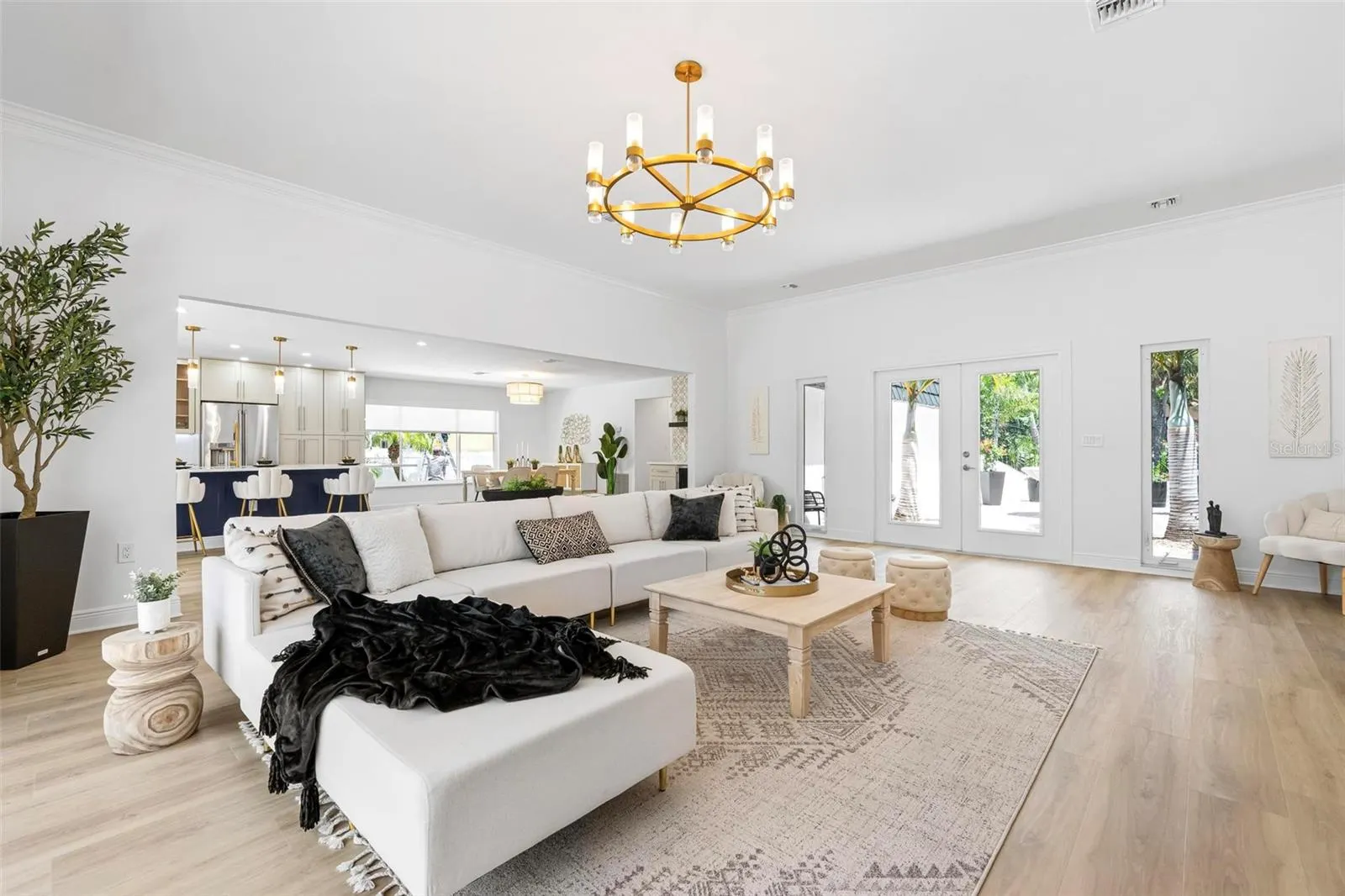 599 FLAMINGO DR