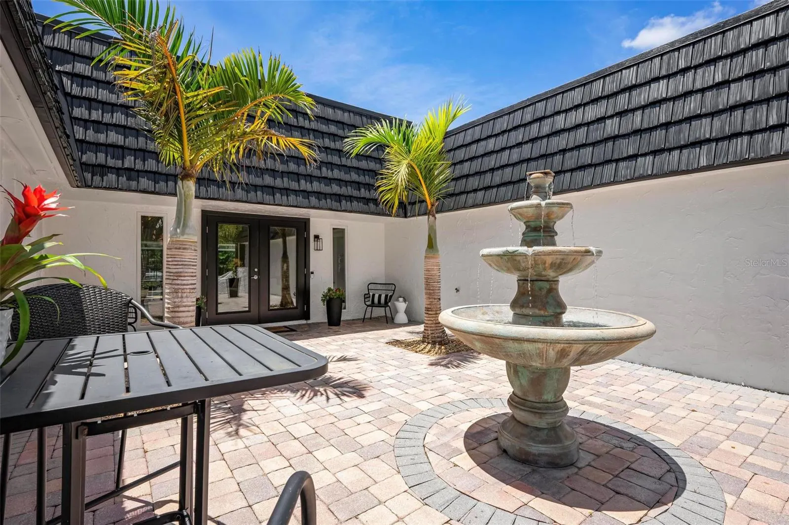 599 FLAMINGO DR