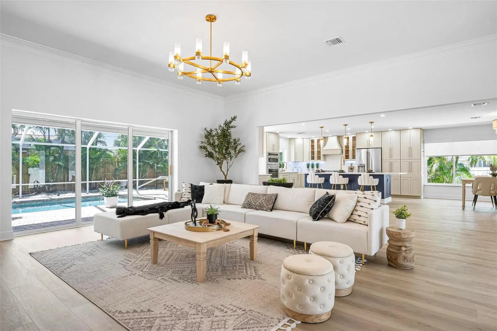 599 FLAMINGO DR