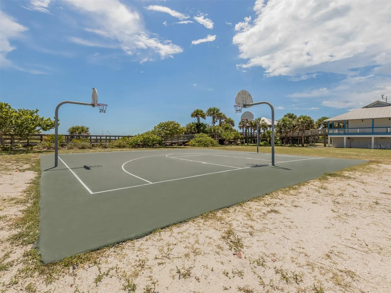 E MANASOTA BEACH RD