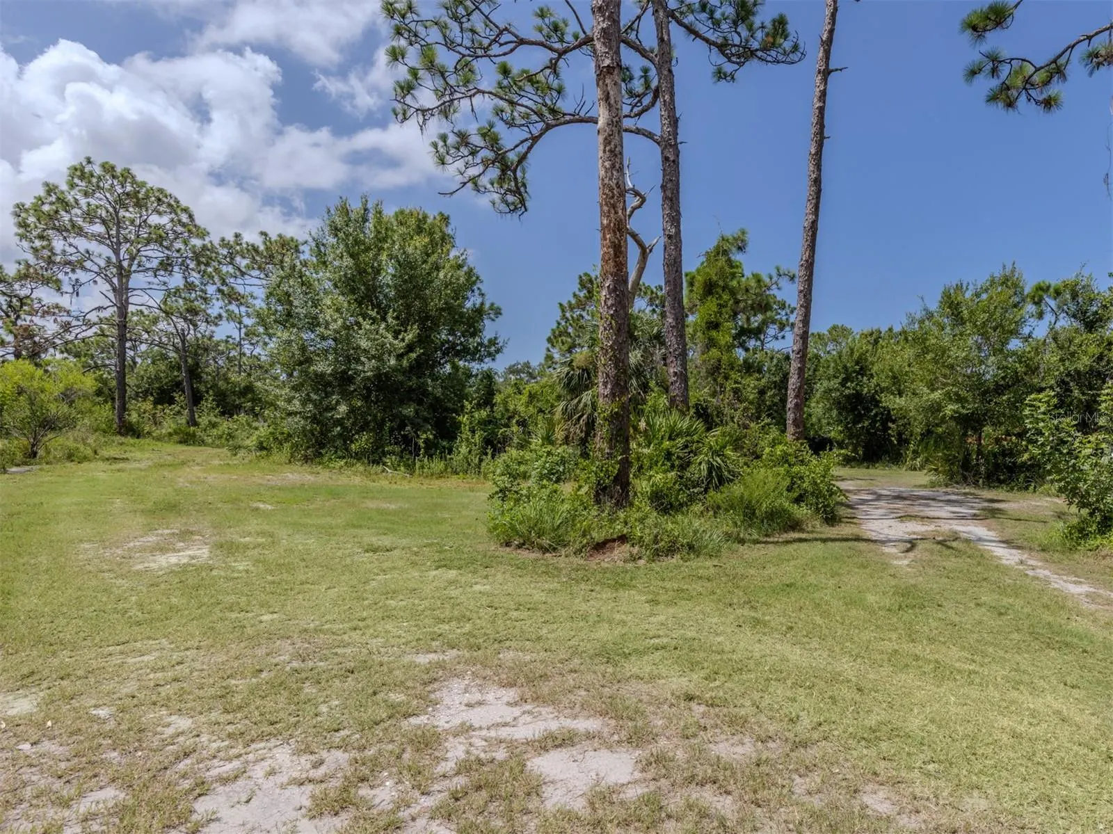 E MANASOTA BEACH RD