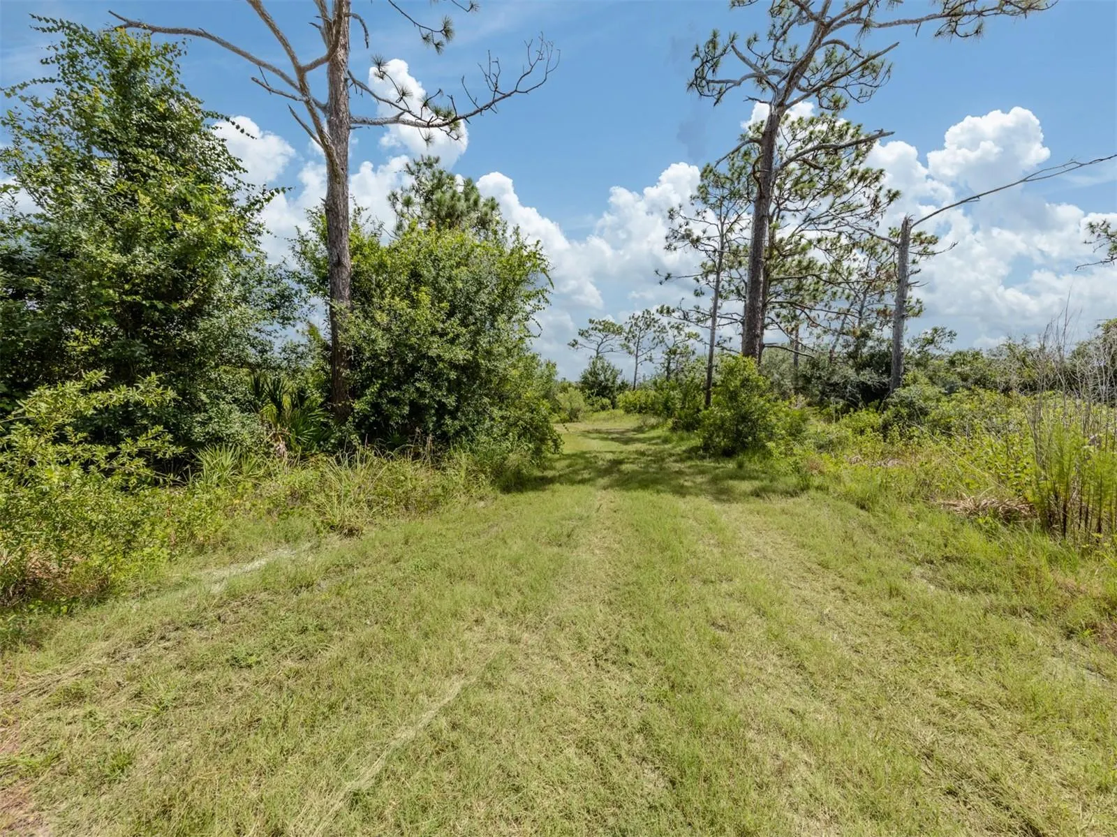 E MANASOTA BEACH RD