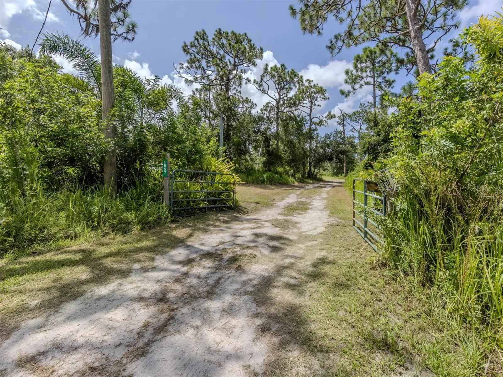 E MANASOTA BEACH RD
