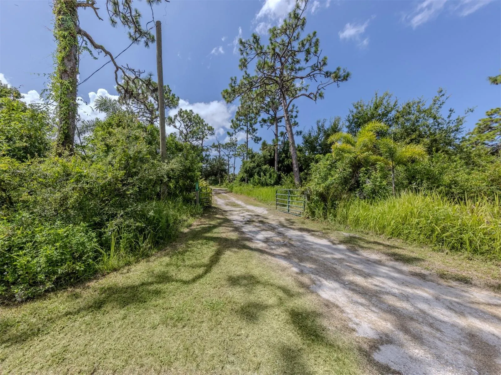E MANASOTA BEACH RD