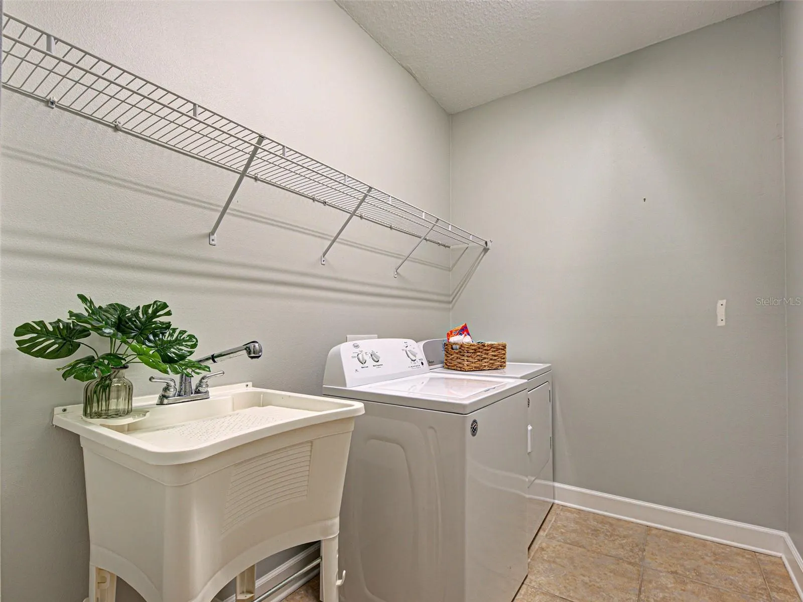 239 FONTANELLE CIR