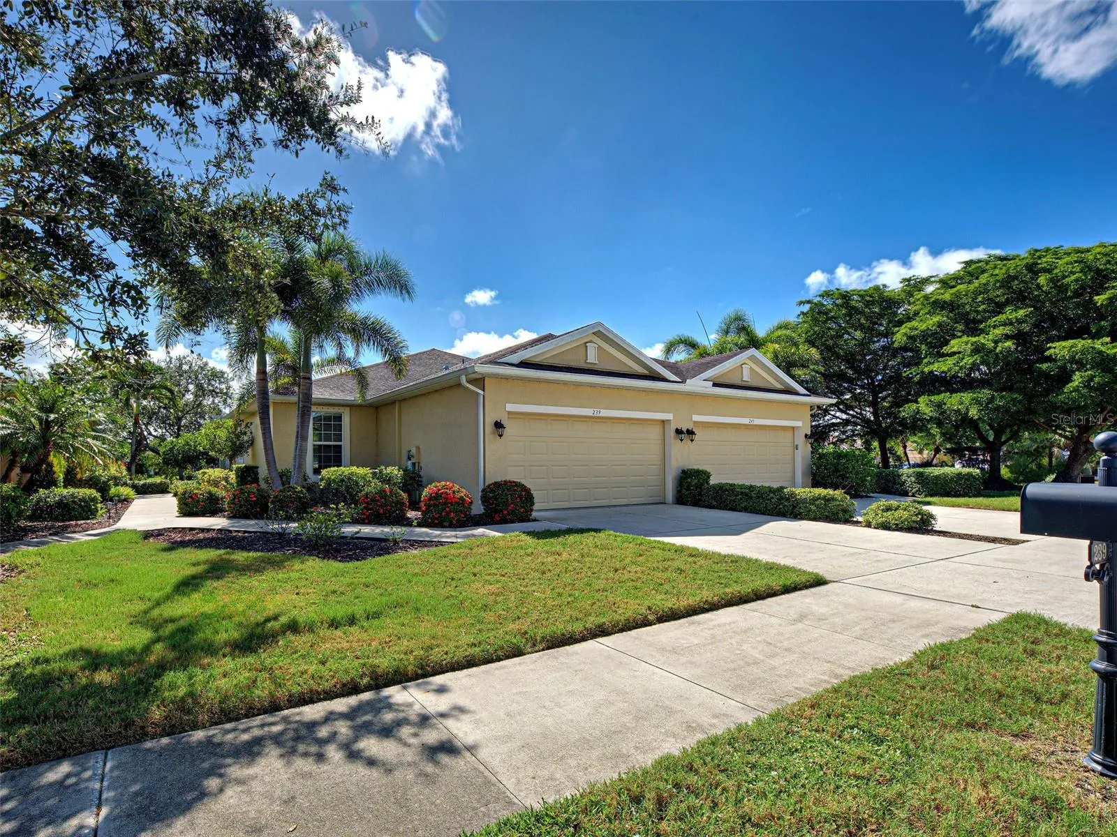 239 FONTANELLE CIR