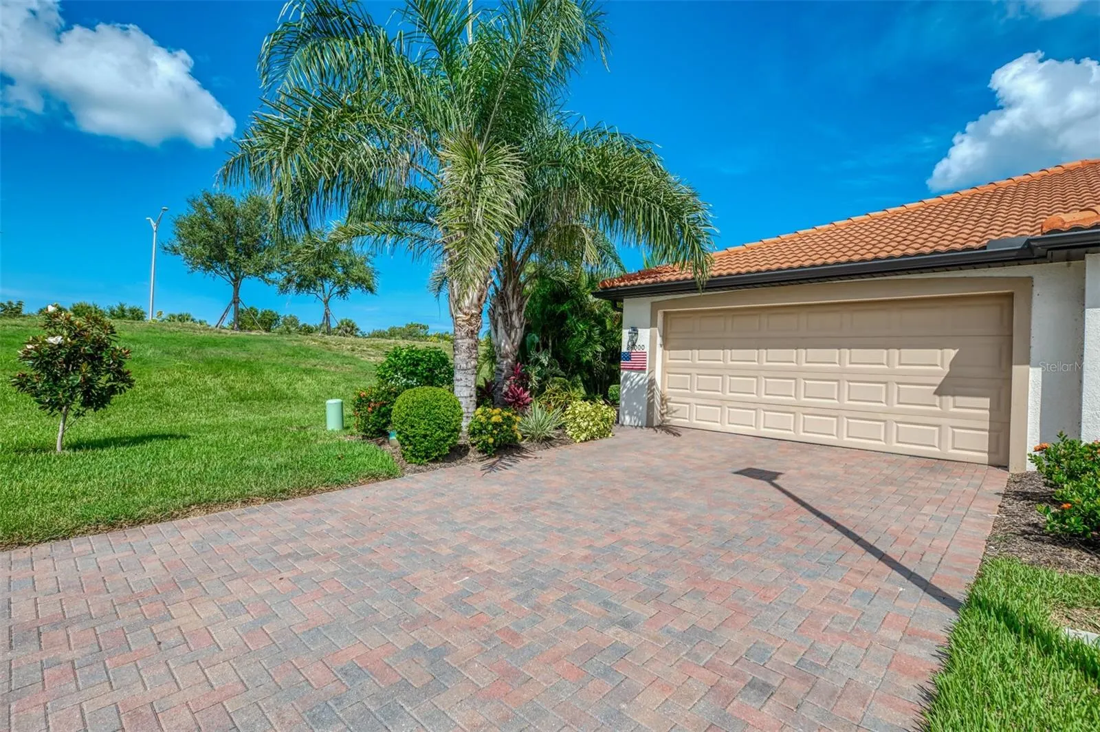 24000 SKYFLOWER CT