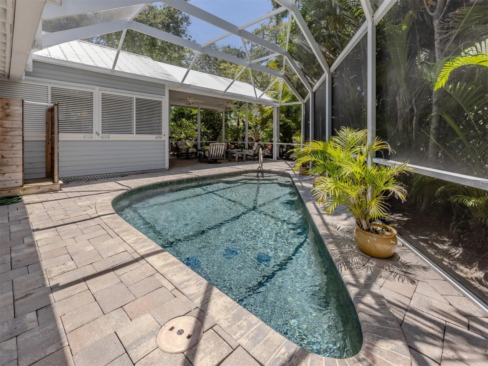 726 EAGLE POINT DR