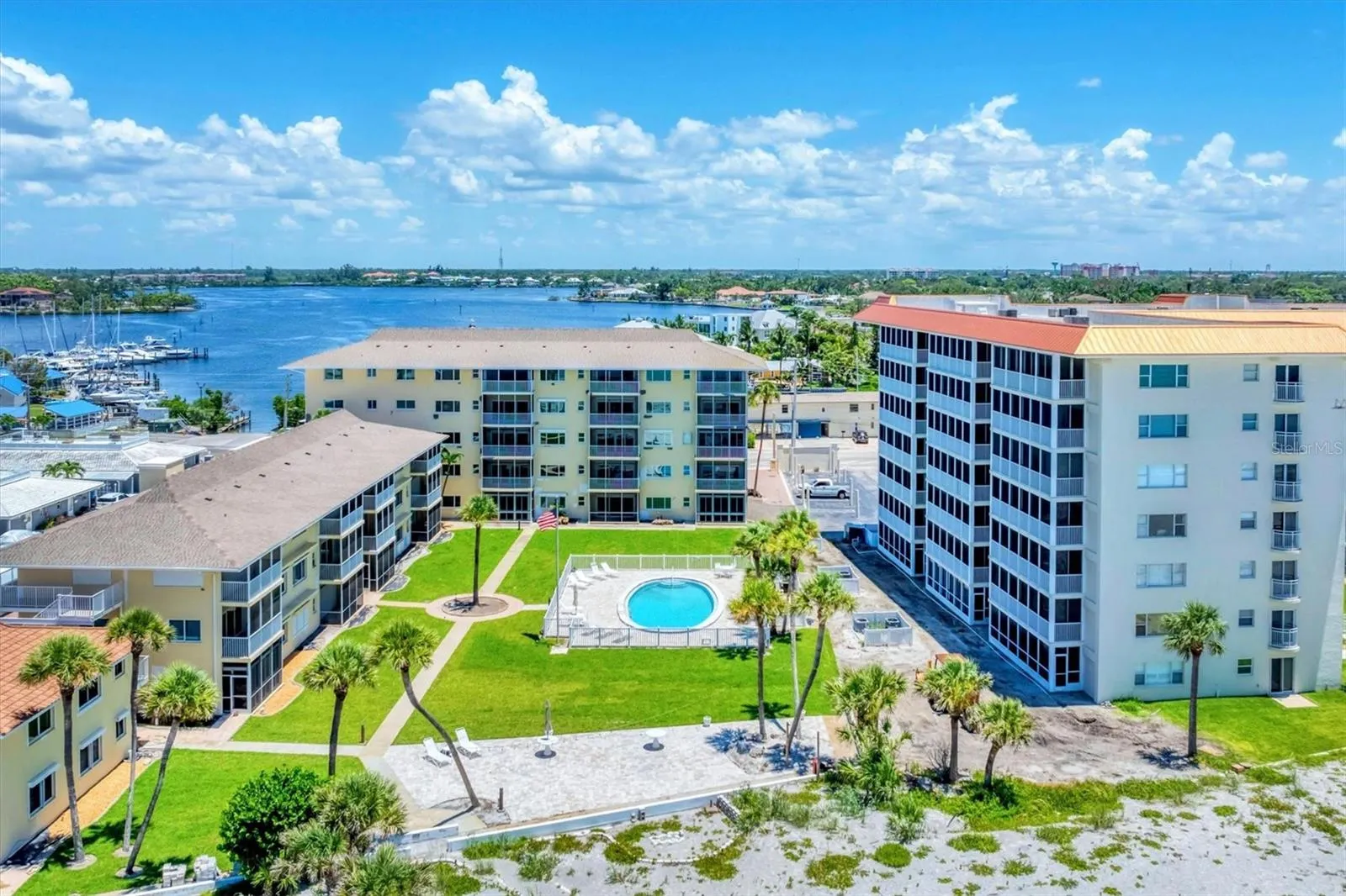 1200 TARPON CENTER DR #306, #306