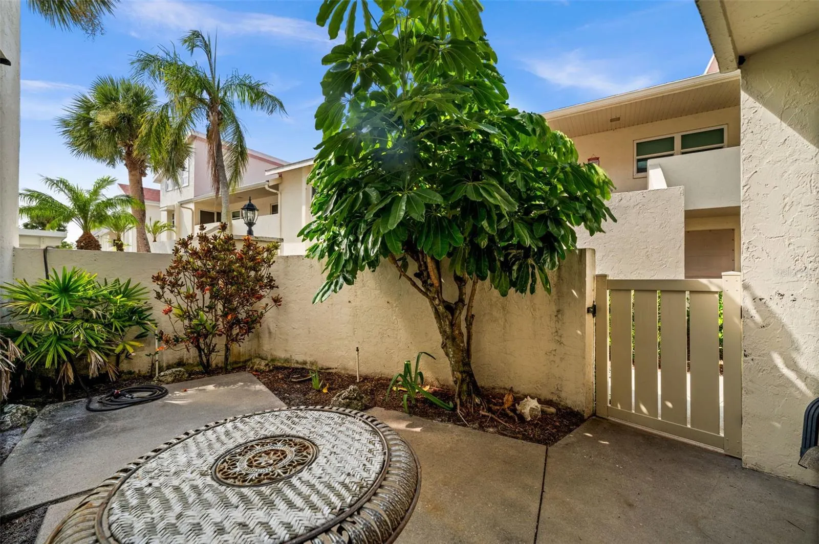 760 VILLAGE CIR #109, #109