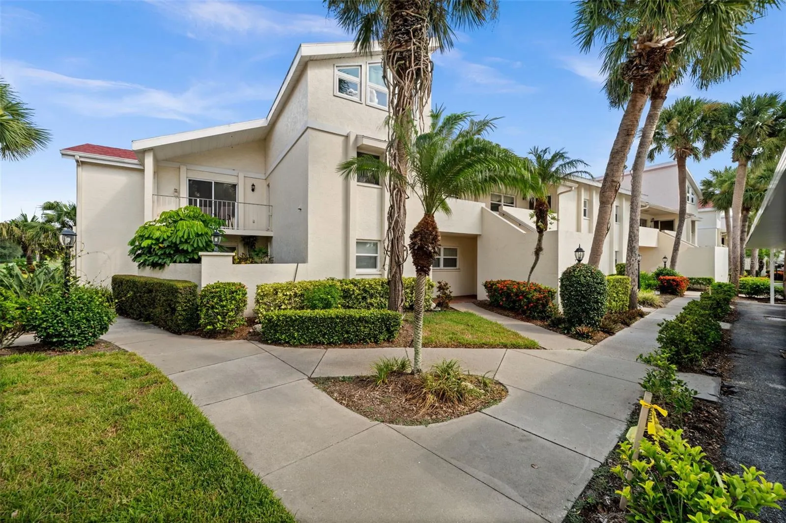 760 VILLAGE CIR #109, #109