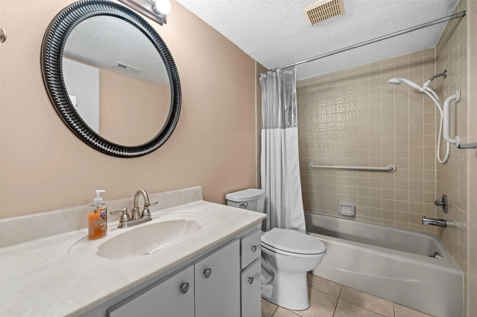 760 VILLAGE CIR #109, #109