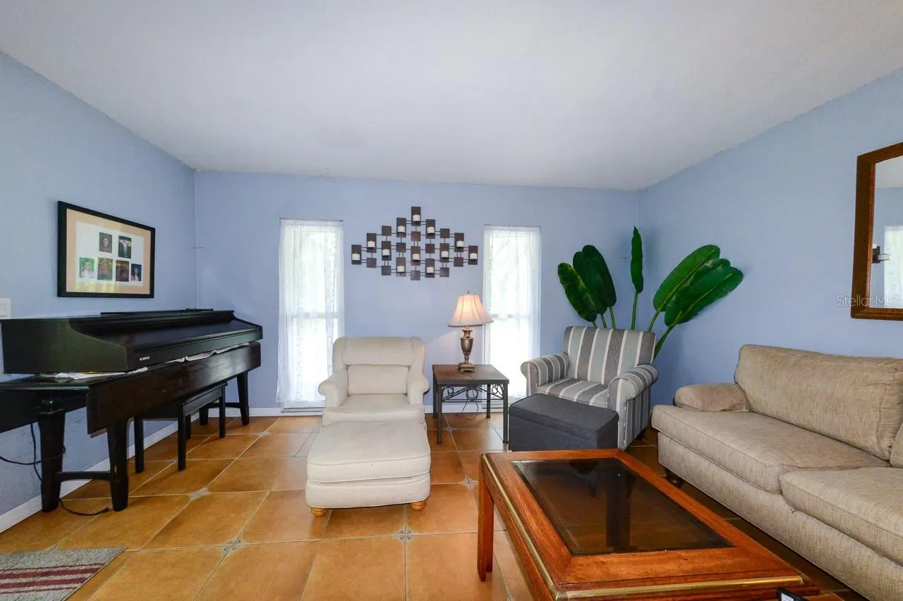 273 S HAVANA RD