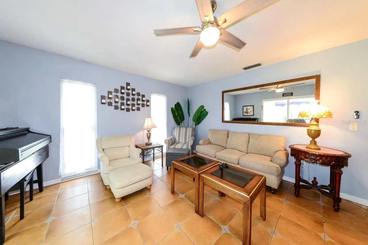 273 S HAVANA RD