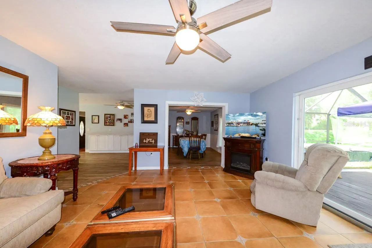 273 S HAVANA RD