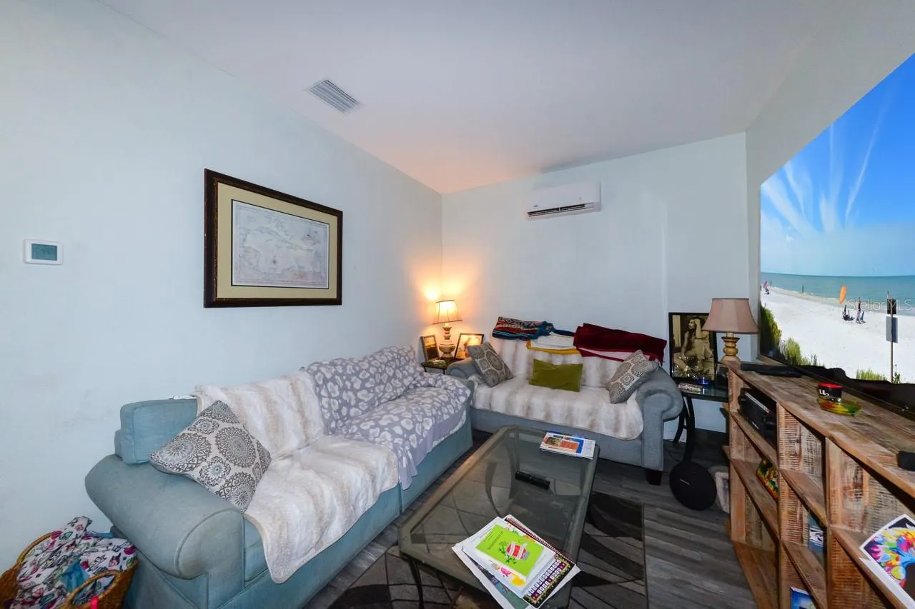 273 S HAVANA RD