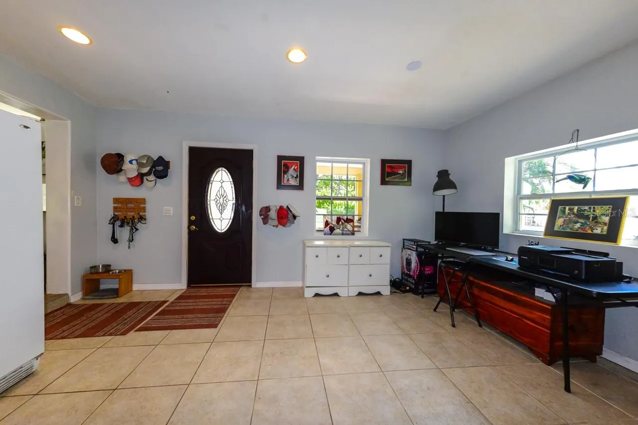 273 S HAVANA RD