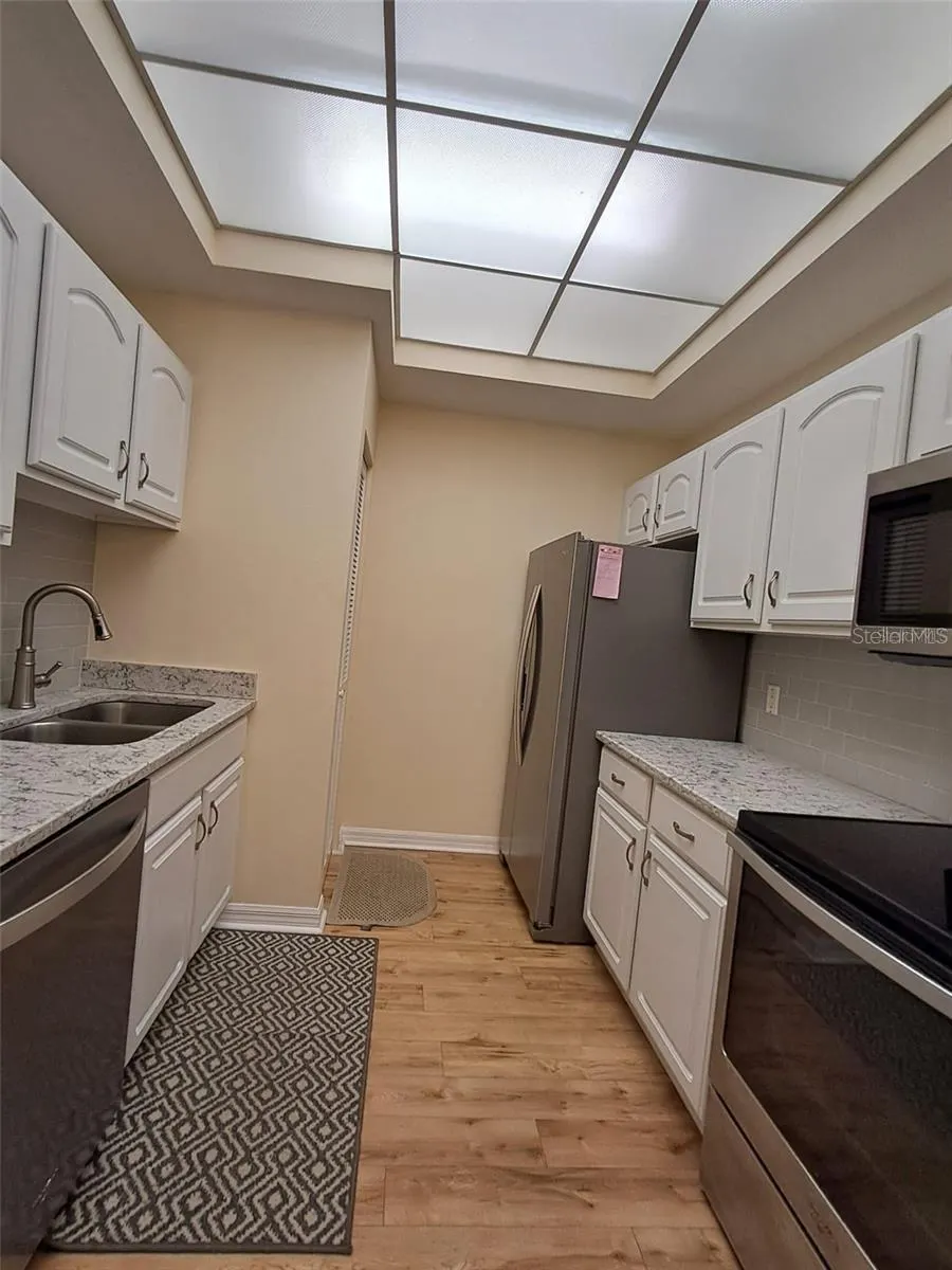 3730 CADBURY CIR #400, #400