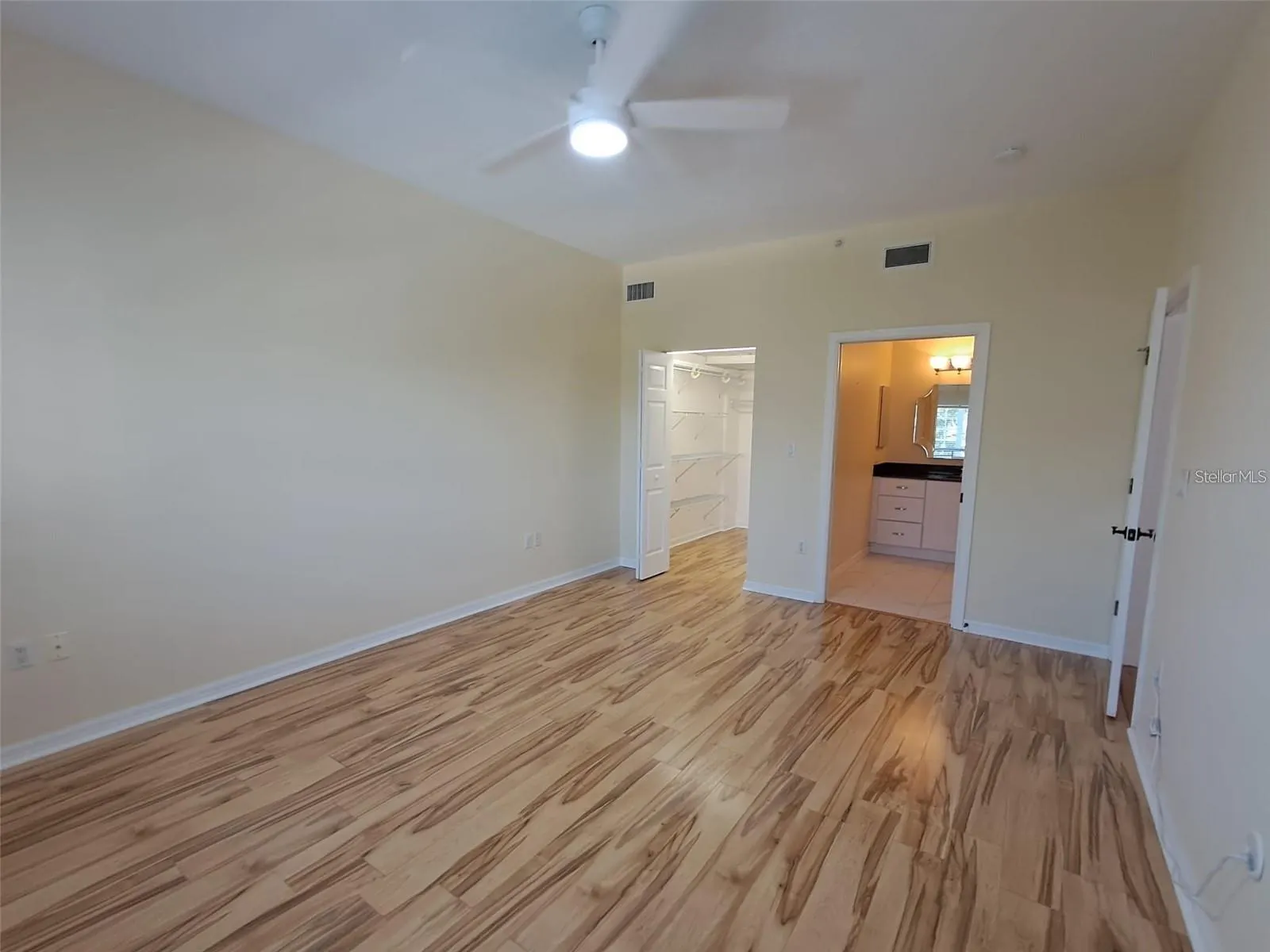 3730 CADBURY CIR #400, #400