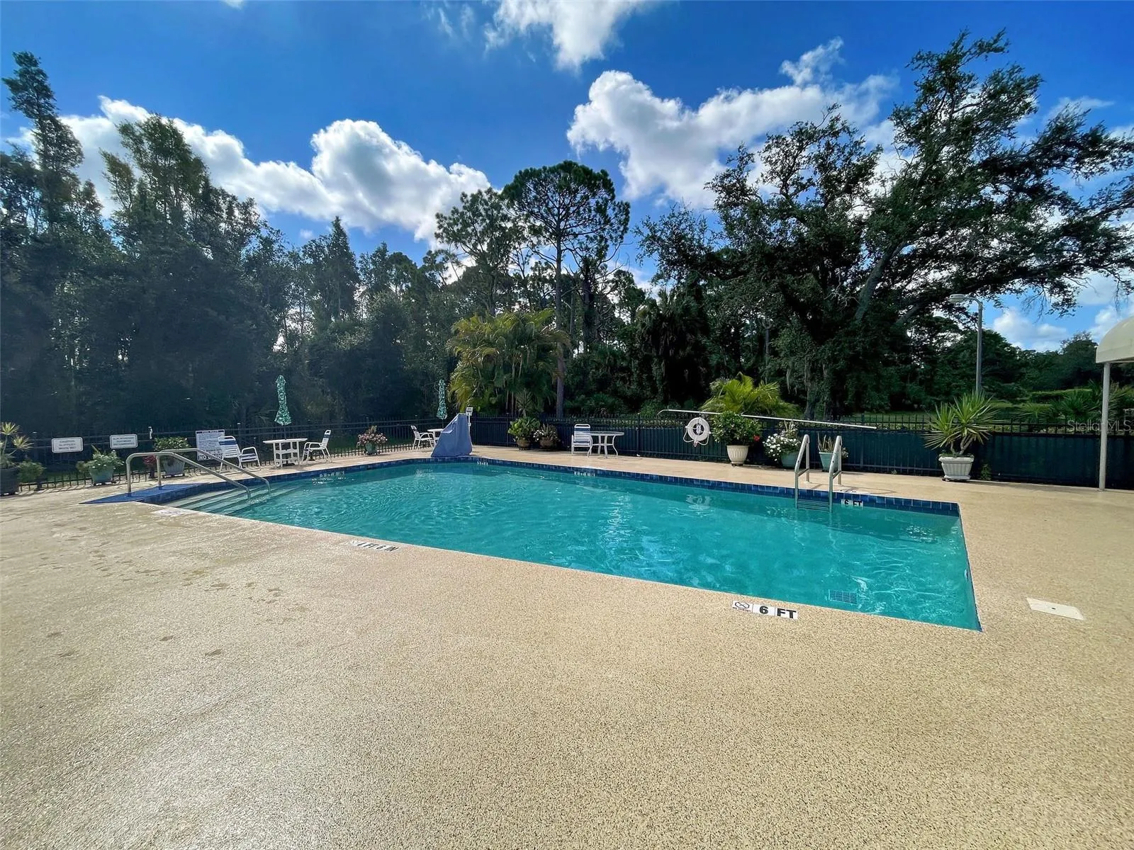 406 PENDLETON DR