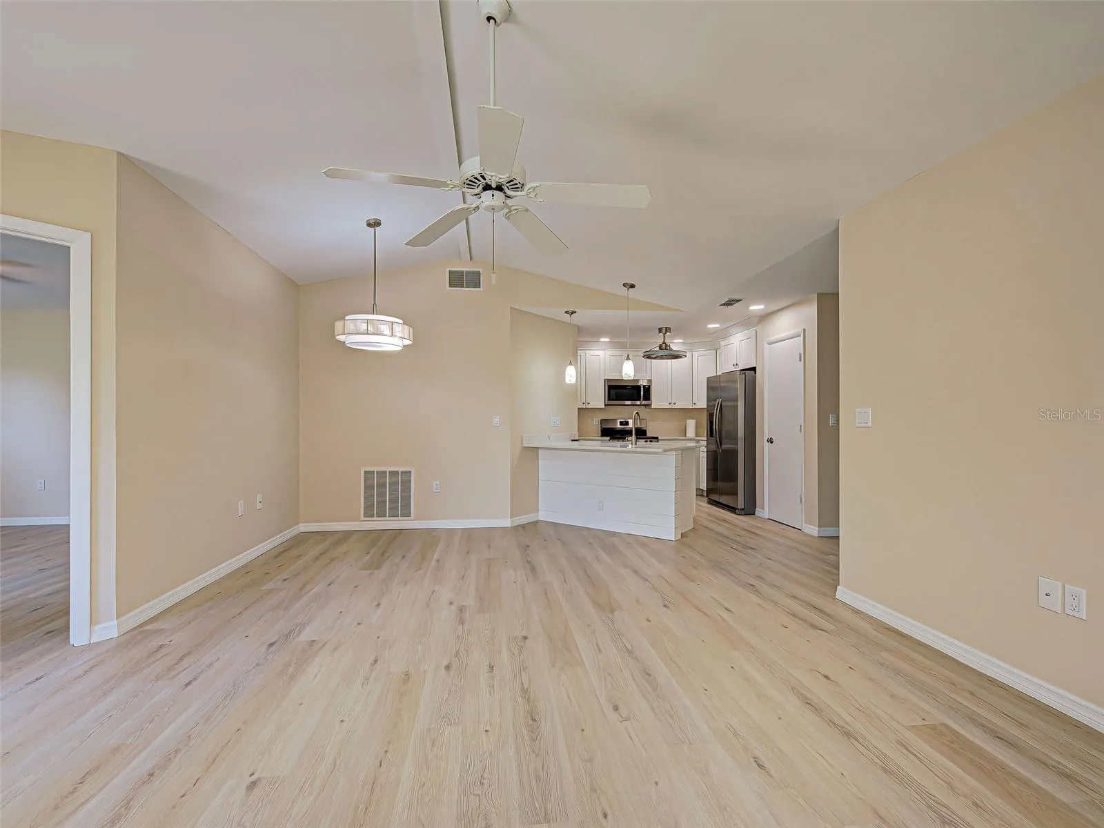 406 PENDLETON DR