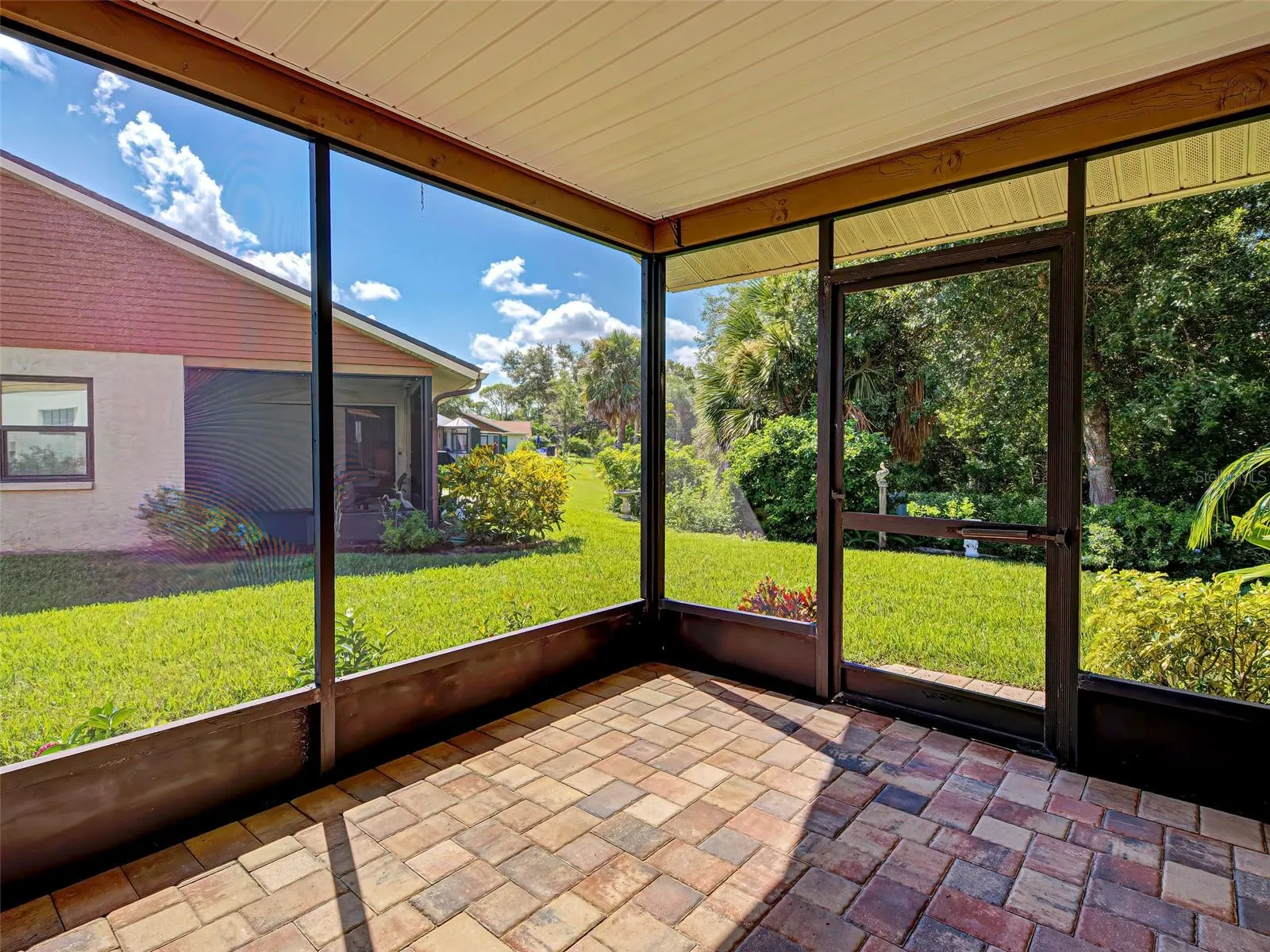 406 PENDLETON DR