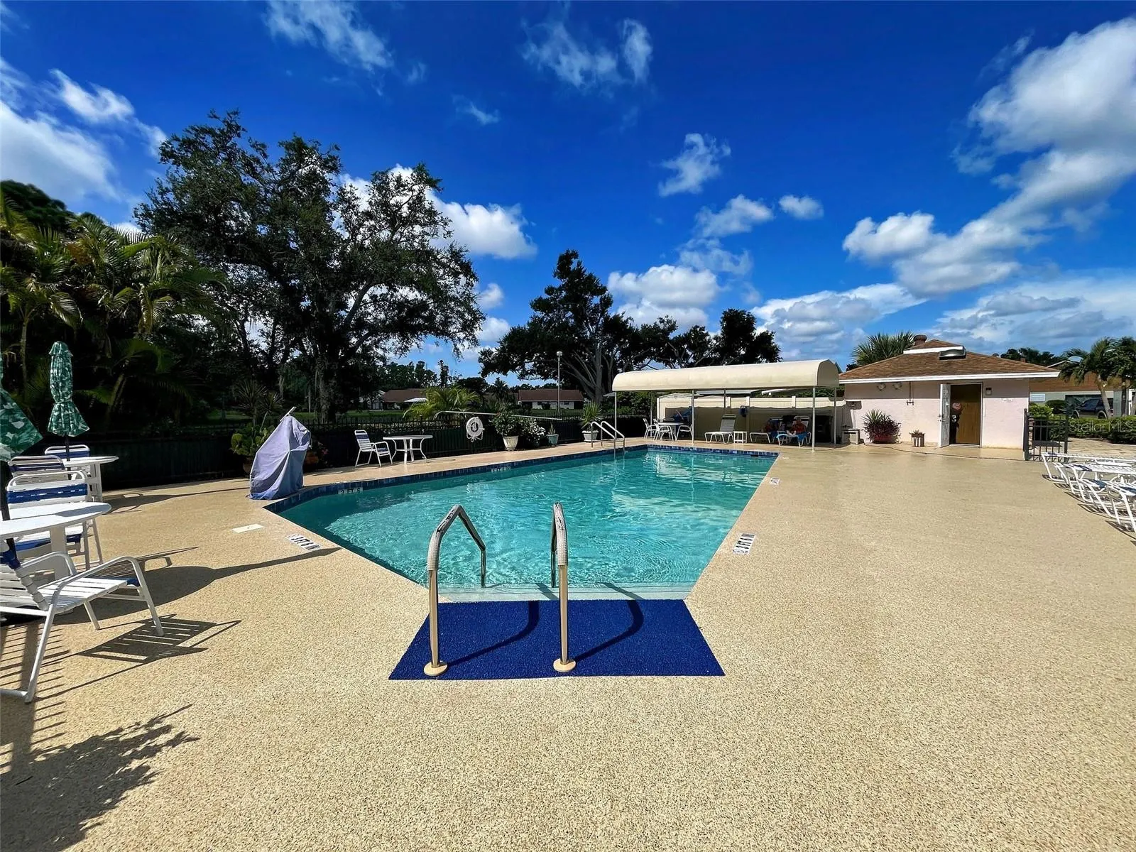 406 PENDLETON DR