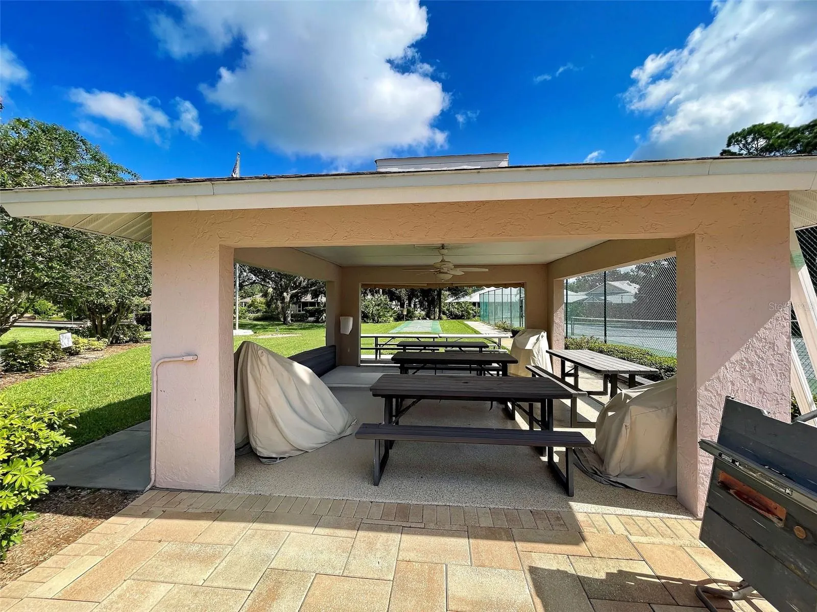 406 PENDLETON DR
