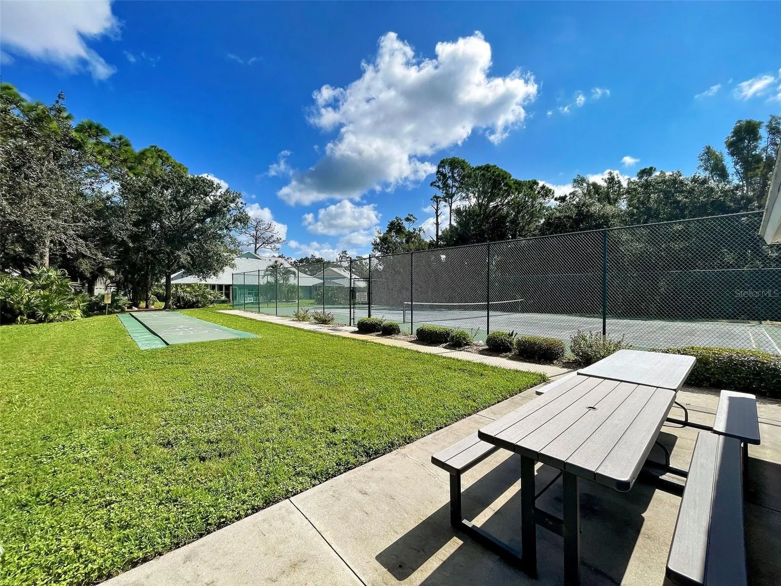 406 PENDLETON DR