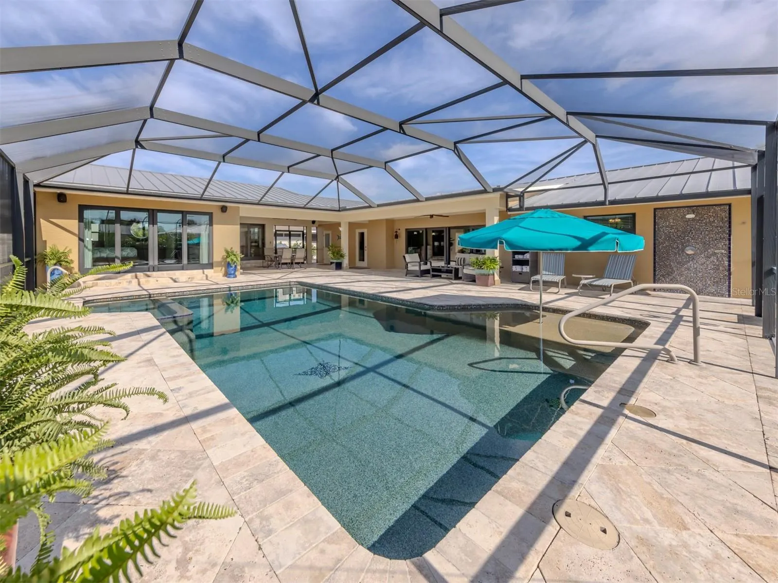 515 EVERGLADES DR