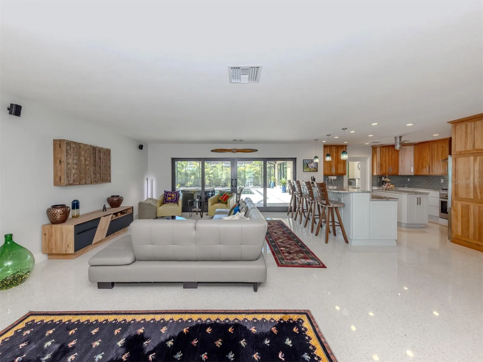 515 EVERGLADES DR