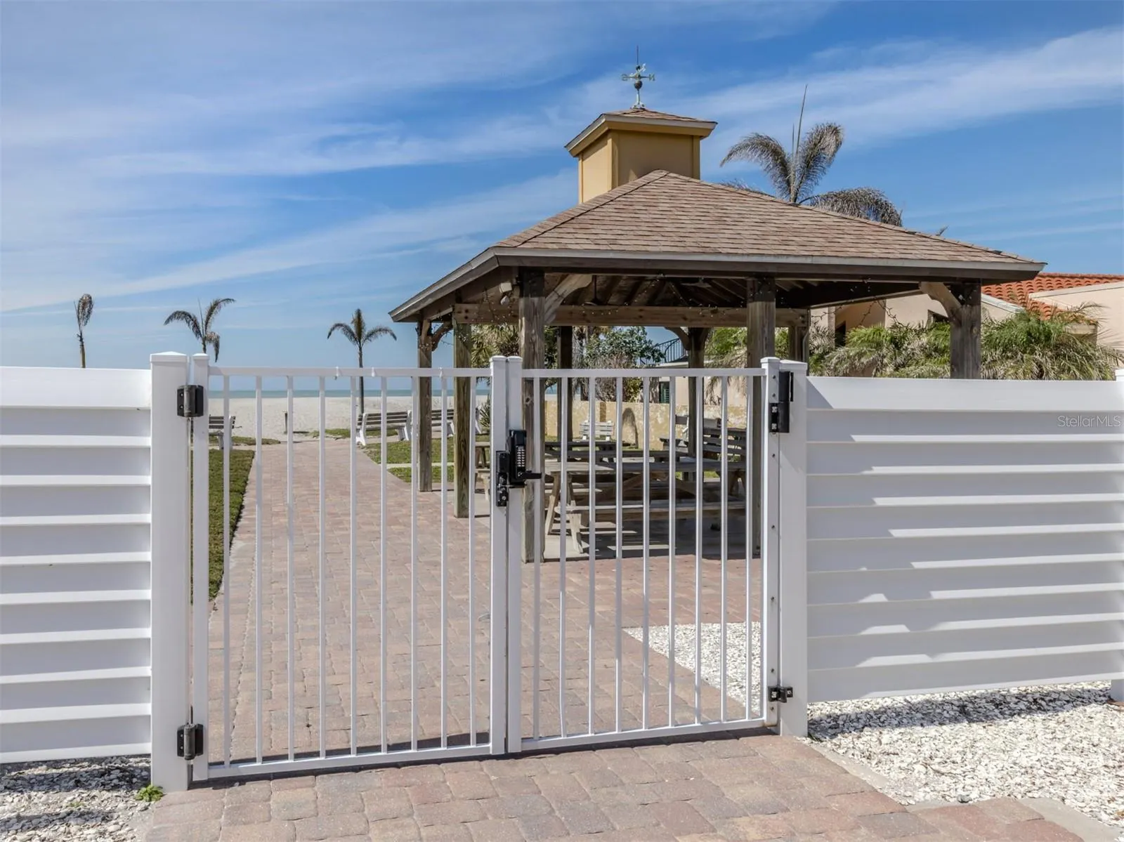 515 EVERGLADES DR