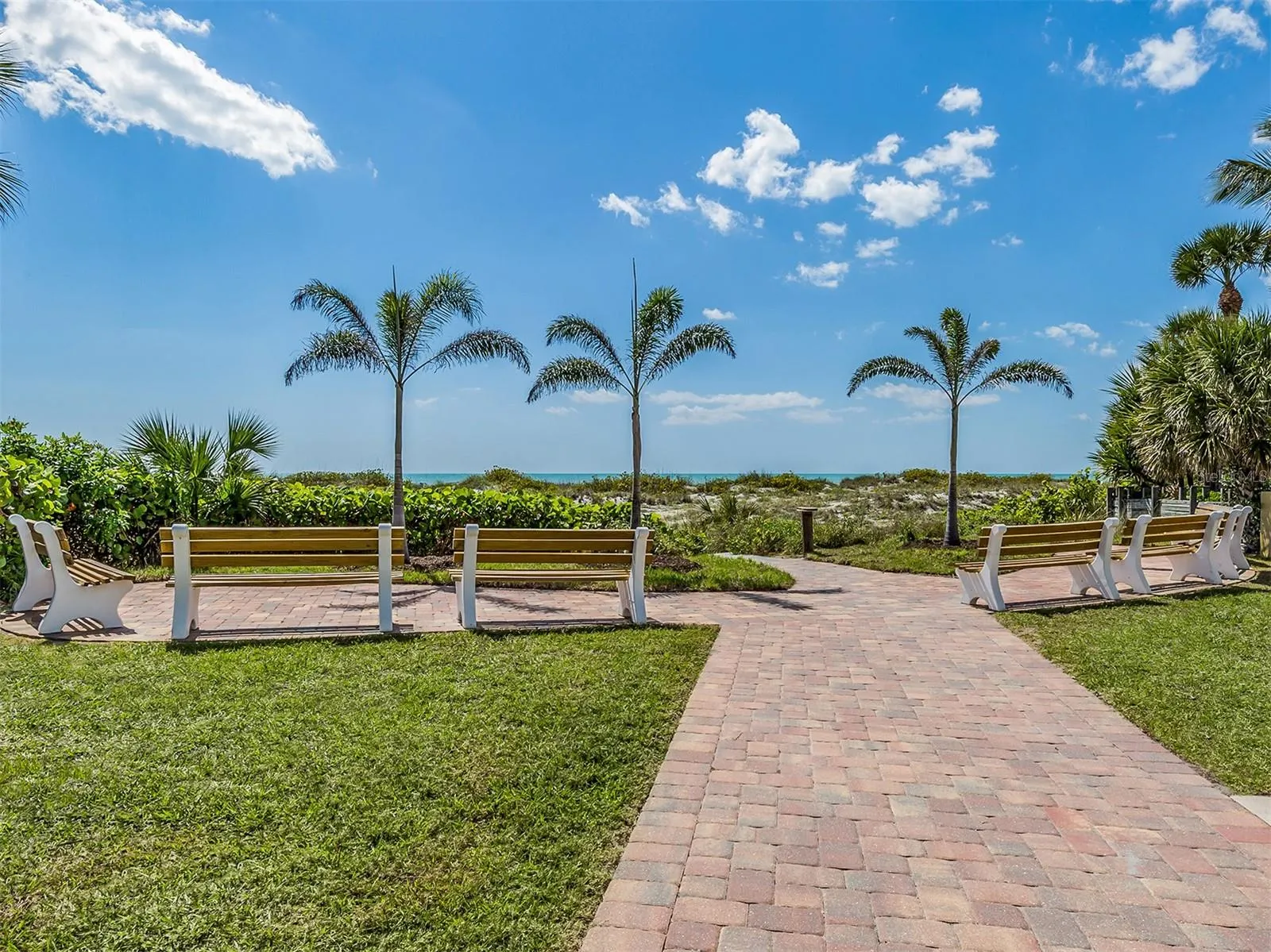 515 EVERGLADES DR