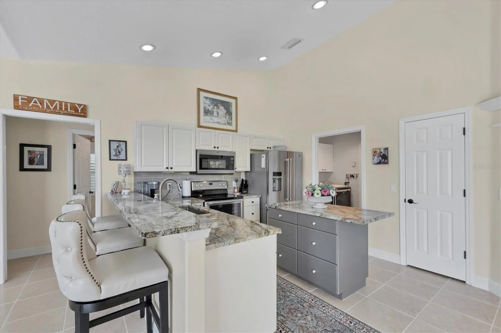 74 BROADMOOR LN