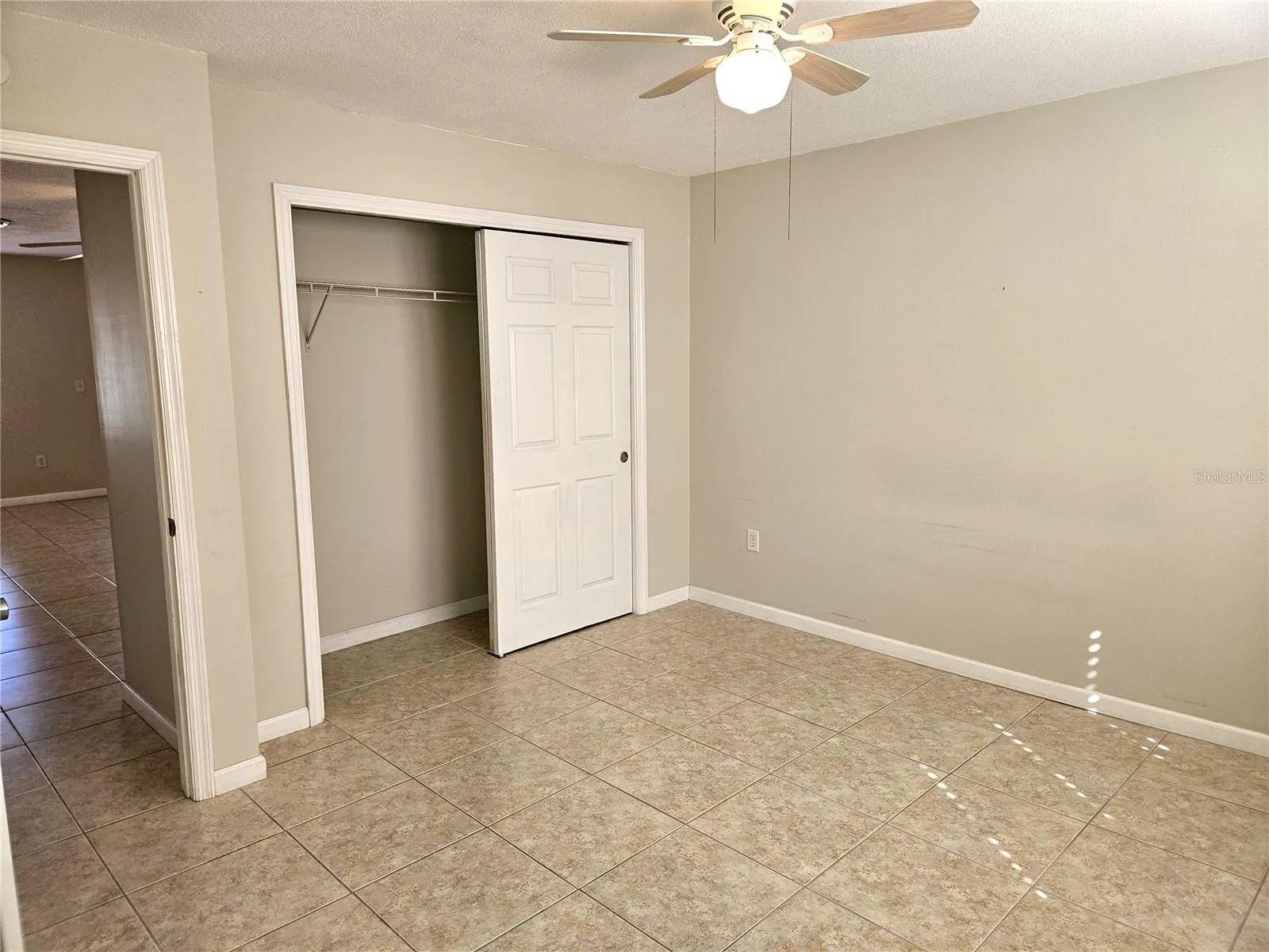 220 PARK BLVD N #202, #202