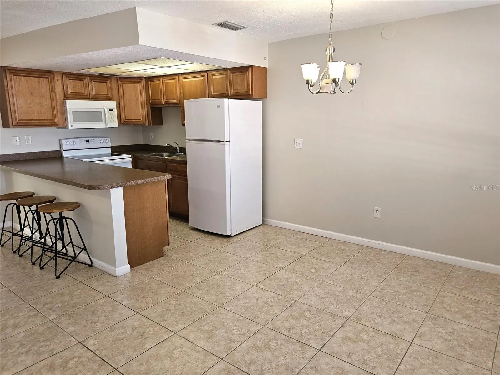 220 PARK BLVD N #202, #202