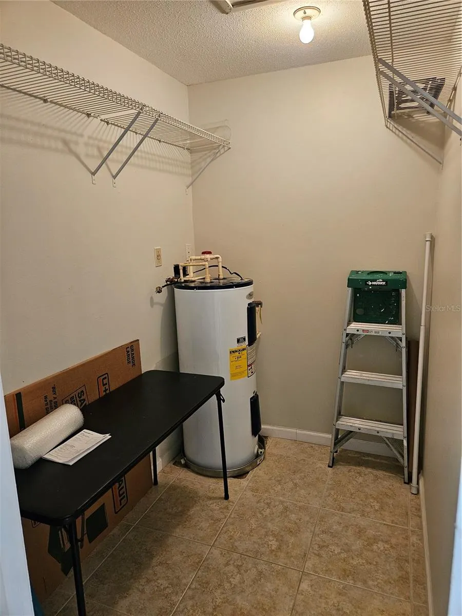 220 PARK BLVD N #202, #202