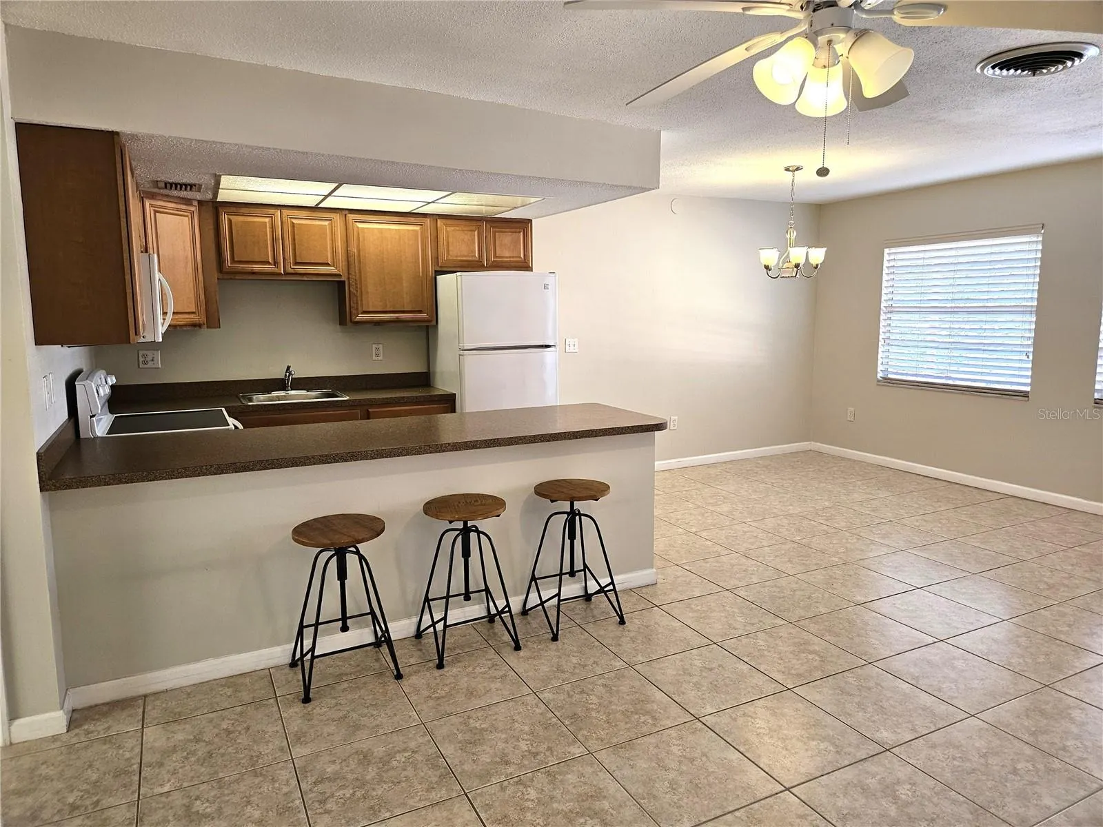 220 PARK BLVD N #202, #202