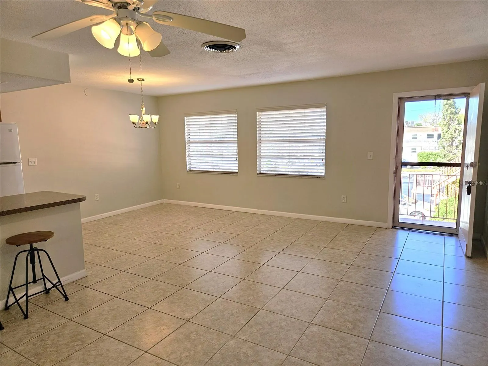220 PARK BLVD N #202, #202