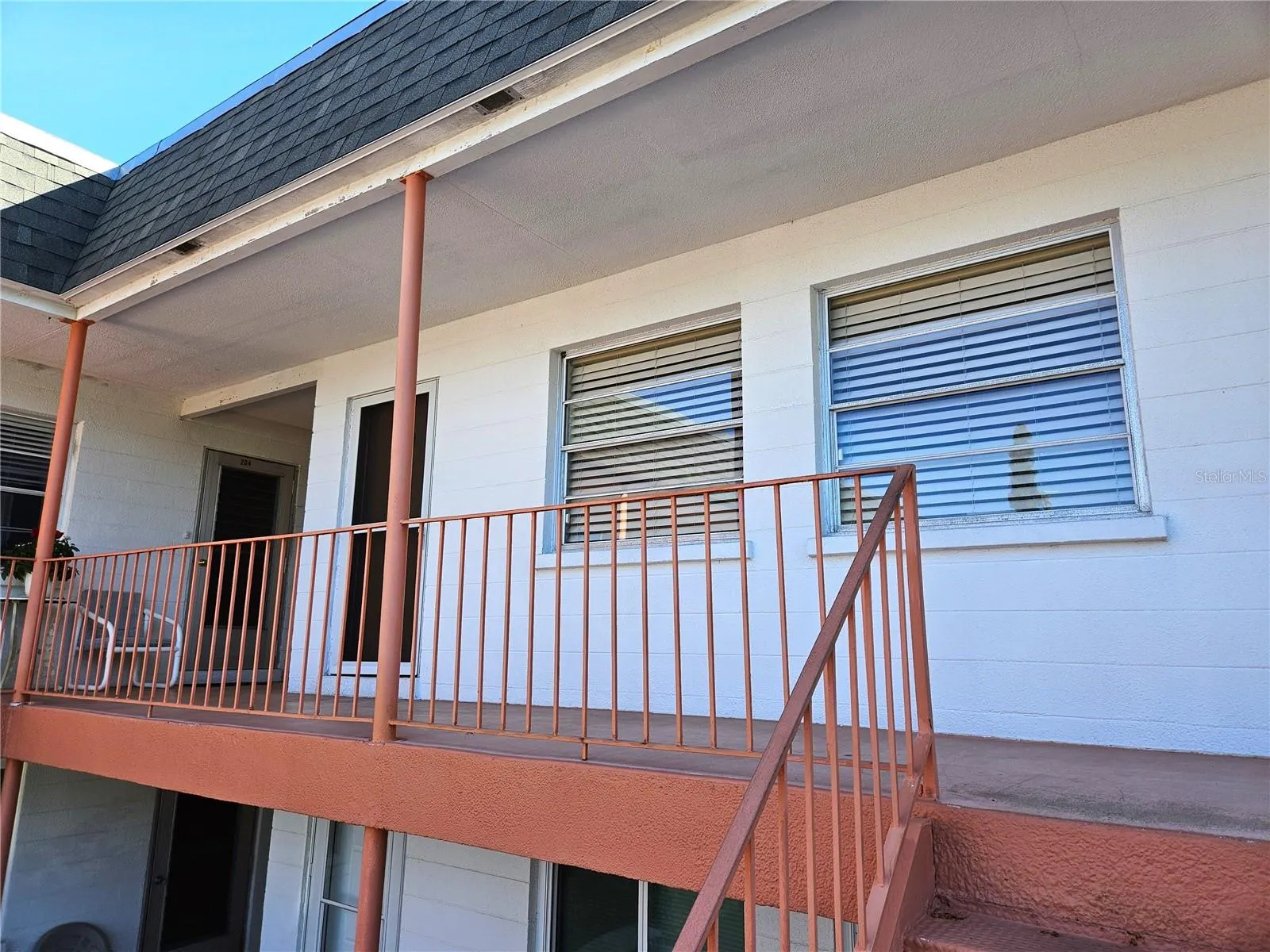 220 PARK BLVD N #202, #202